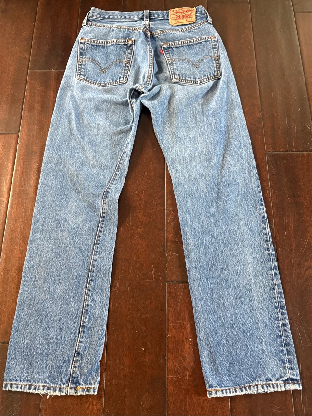 Vintage Levi's 501 Medium Wash Button-Fly Blue Jeans - Y2K - Picture 2 of 12